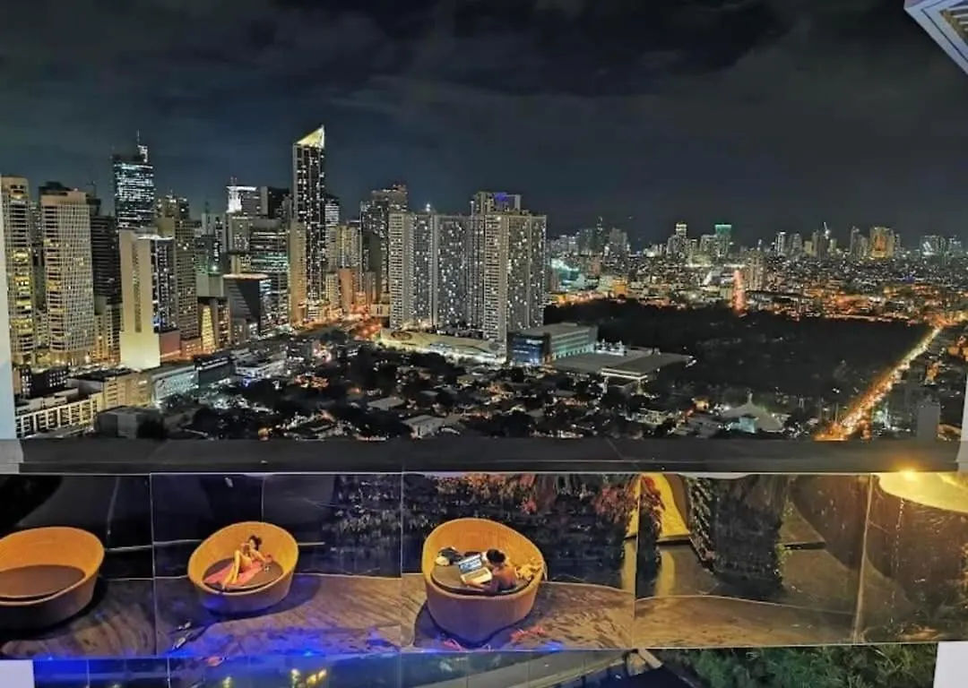 Apartment Gramercy Studio Unit- Rockwell View Manila