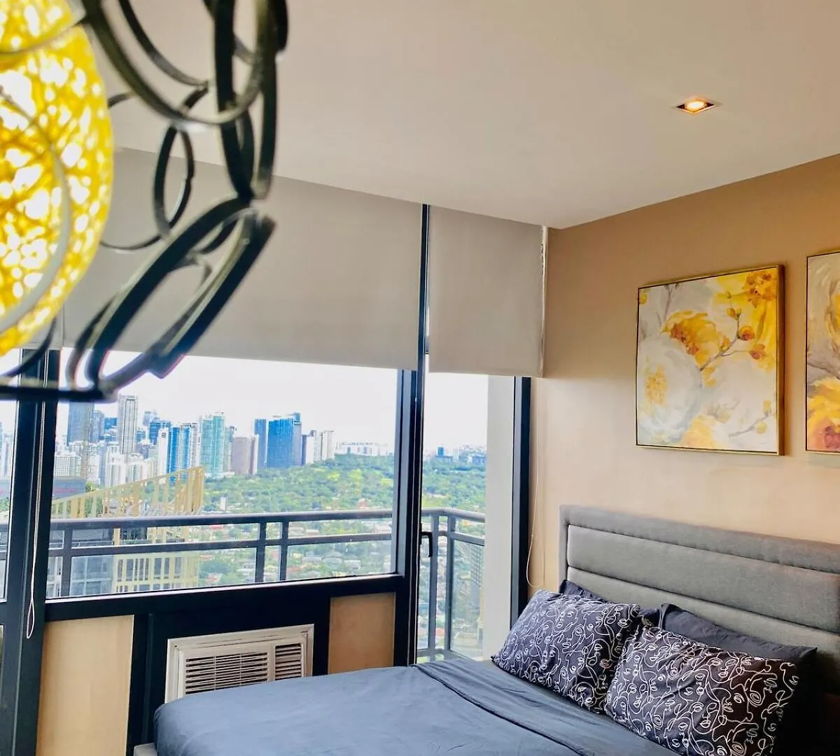 Apartment Gramercy Studio Unit- Rockwell View Manila